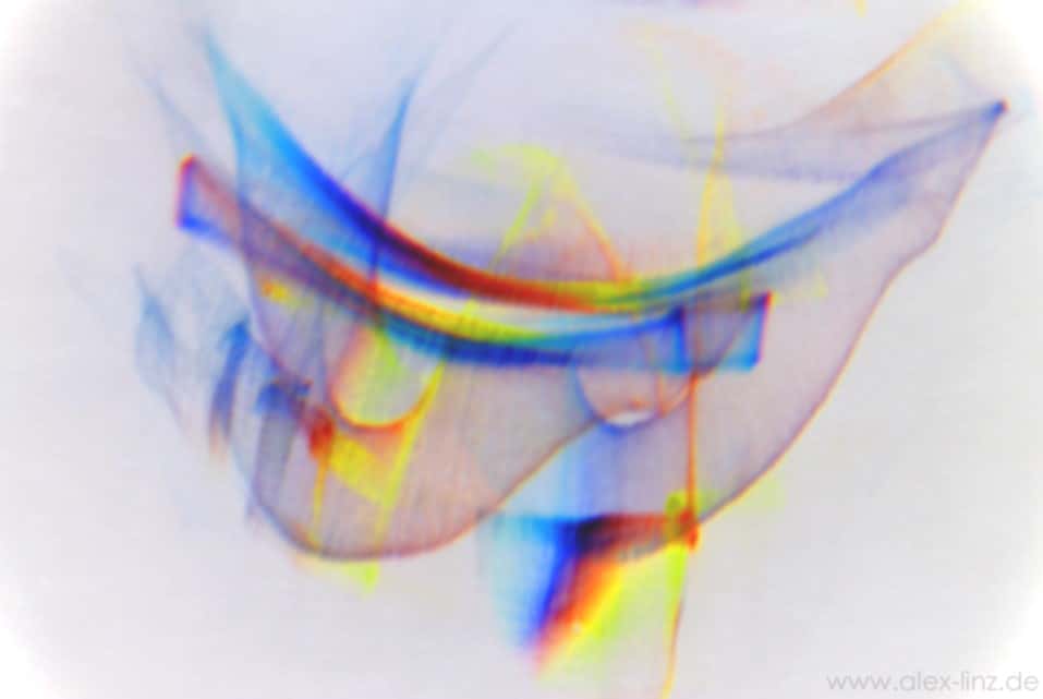 Experimentelle Lichtmalerei in leuchtenden Farben – mystische Stimmung